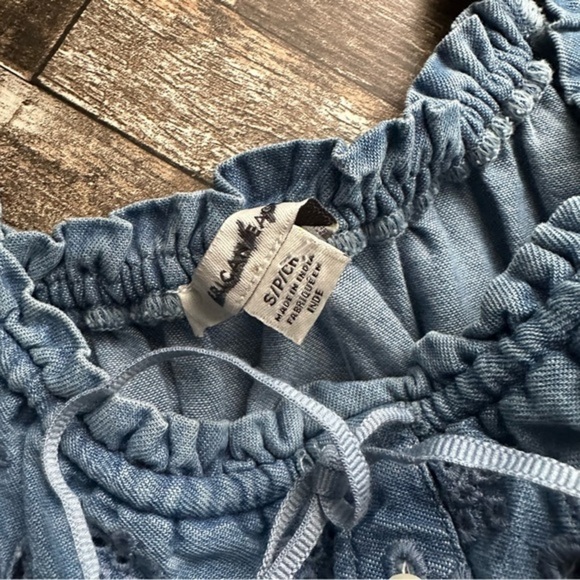 NWOT AE Lace Puff-Sleeve Chambray Cropped Blouse - Small - Picture 8 of 11